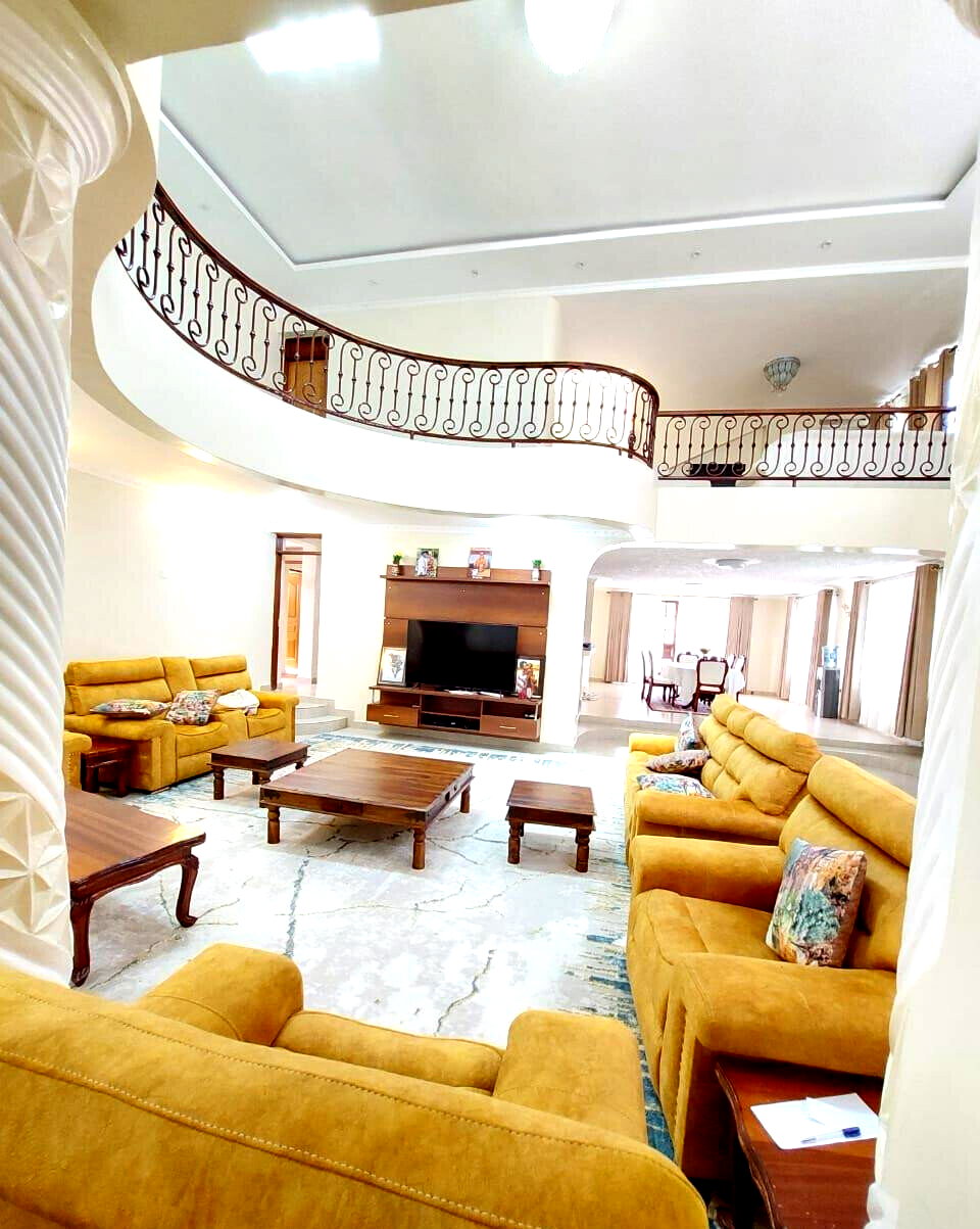5-Bedroom Mansion with Guest Wing on Half-Acre - Kitisuru