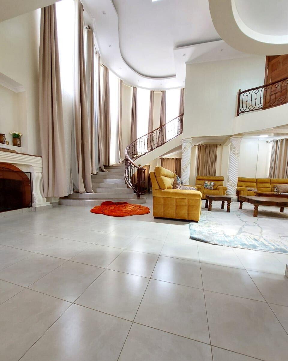 5-Bedroom Mansion with Guest Wing on Half-Acre - Kitisuru