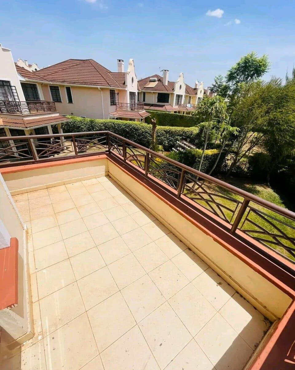 4BR All-Ensuite Townhouse with Office & Clubhouse - Ridgeways