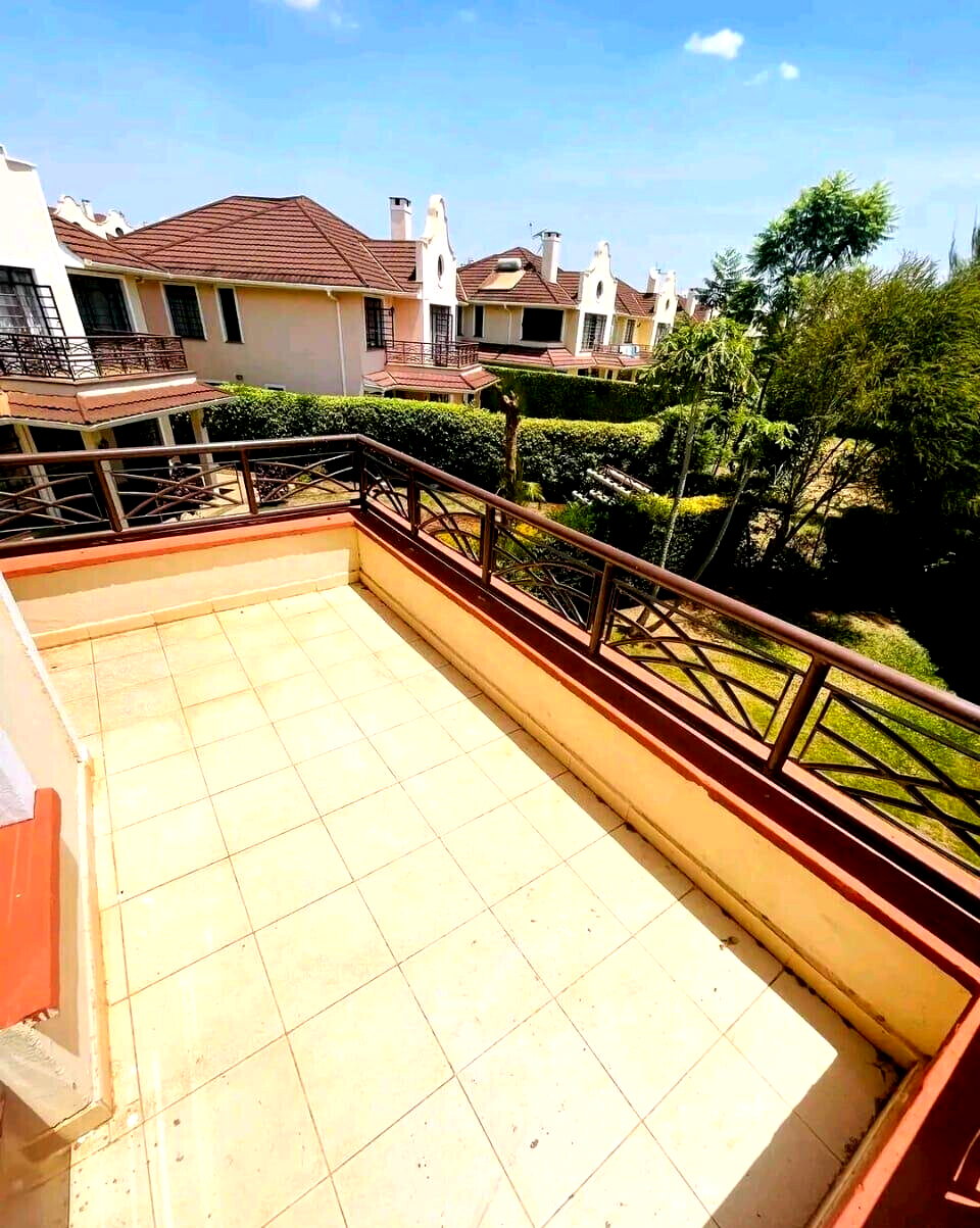4BR All-Ensuite Townhouse with Office & Clubhouse - Ridgeways