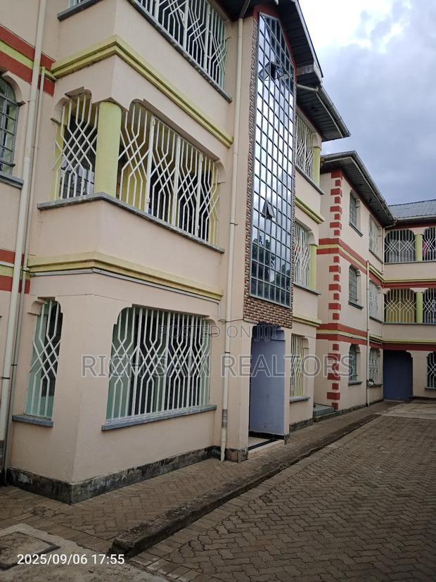 2bdrm Apartment in Olivin Kiamunyi, Menengai West for sale