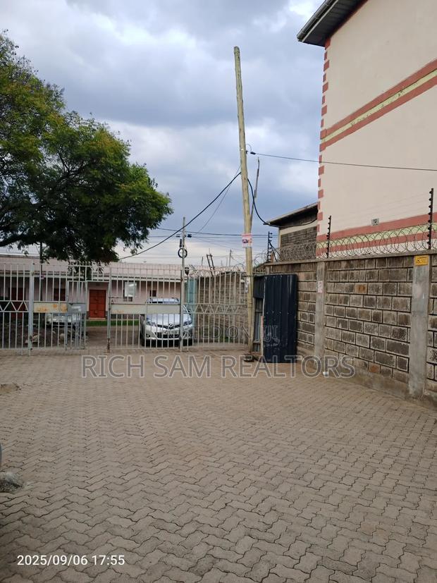 2bdrm Apartment in Olivin Kiamunyi, Menengai West for sale