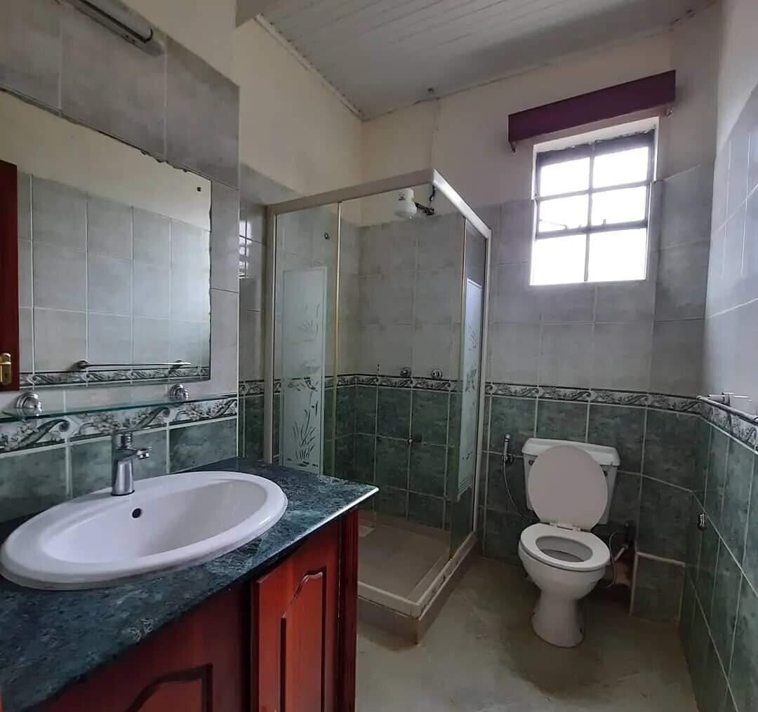 4-Bed Townhouse with Private Garden in Leafy Lavington