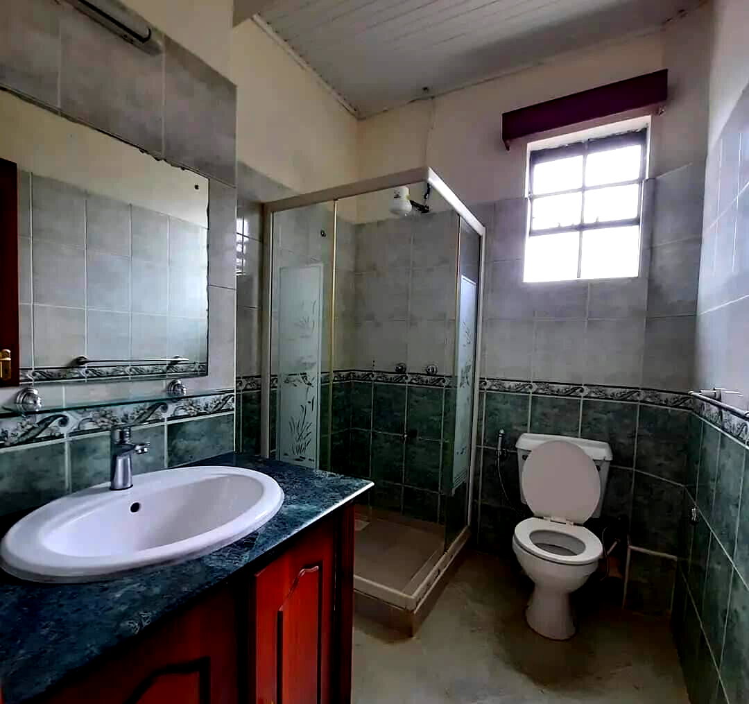 4-Bed Townhouse with Private Garden in Leafy Lavington