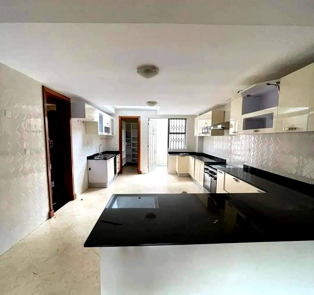 5-Ensuite Townhouse with DSQ & Generator - Lavington