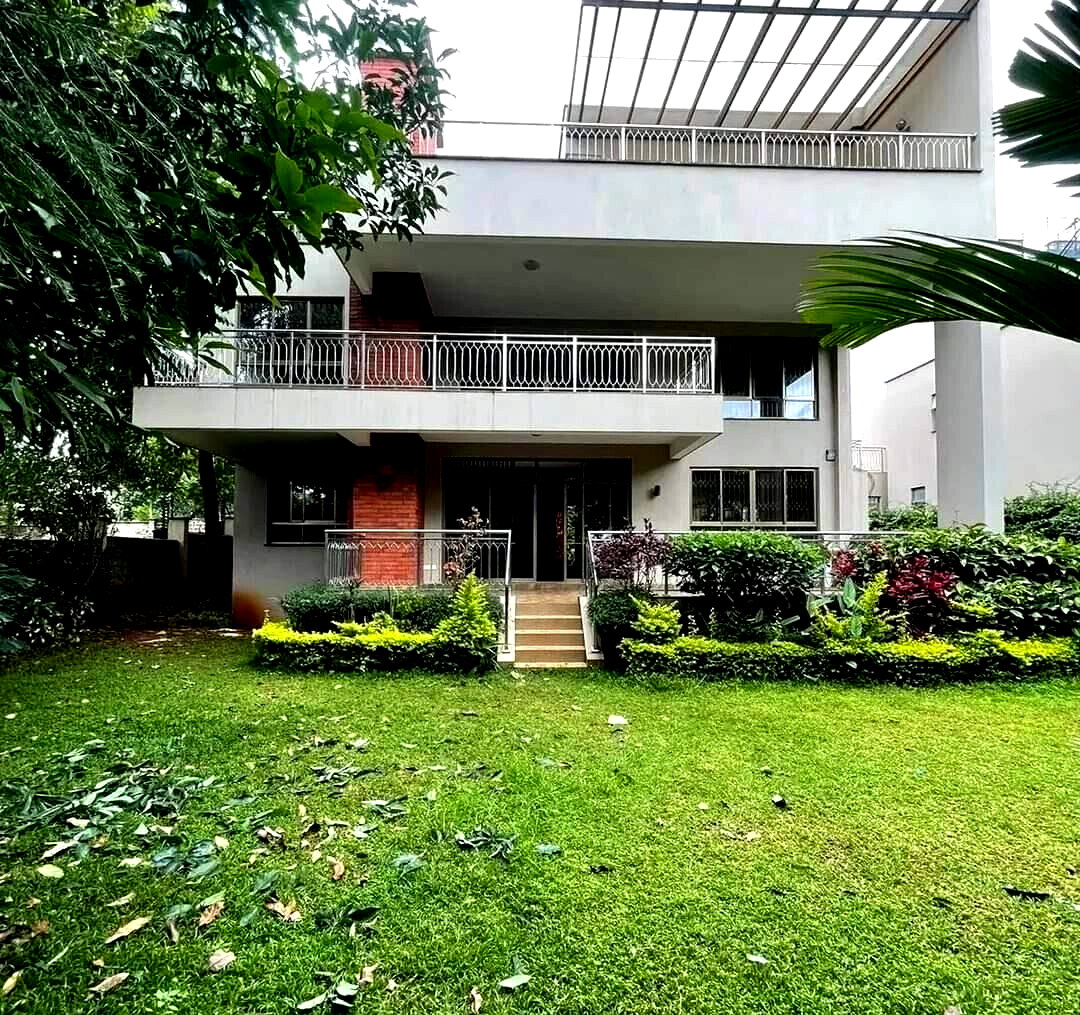 5-Ensuite Townhouse with DSQ & Generator - Lavington