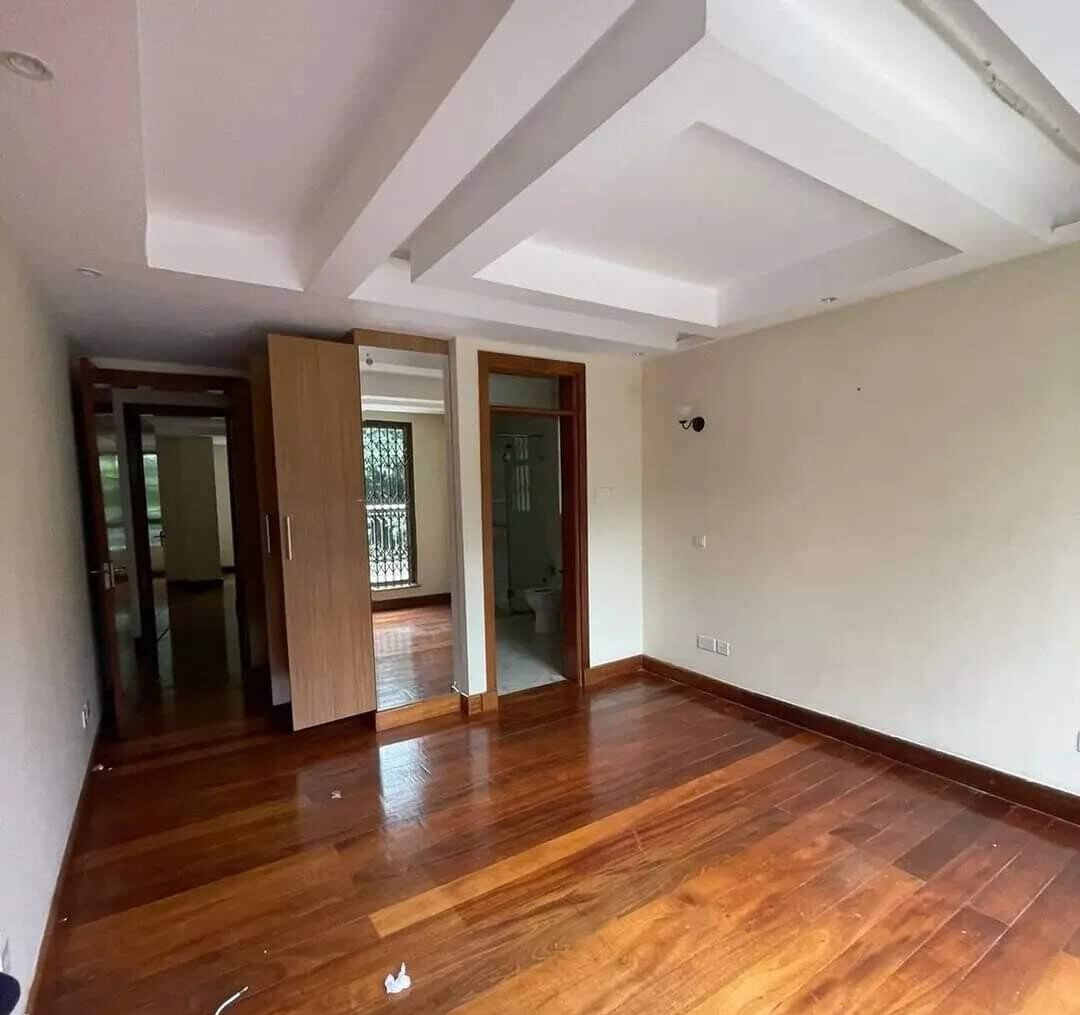 5-Ensuite Townhouse with DSQ & Generator - Lavington