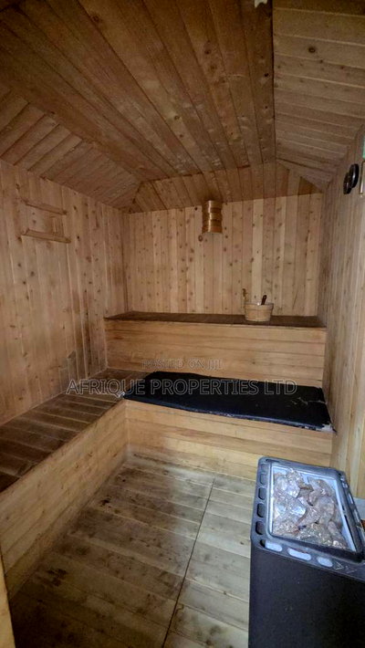 4bdrm Apartment in Parklands for sale - Image 12