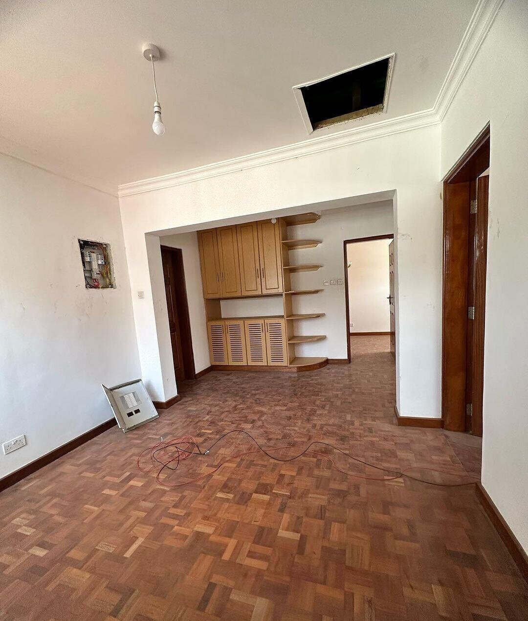 4-Ensuite Townhouse on 1/8 Acre with DSQ – Karen