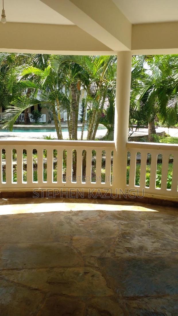 Furnished 3bdrm House in Golf &amp; Living, Ukunda for rent