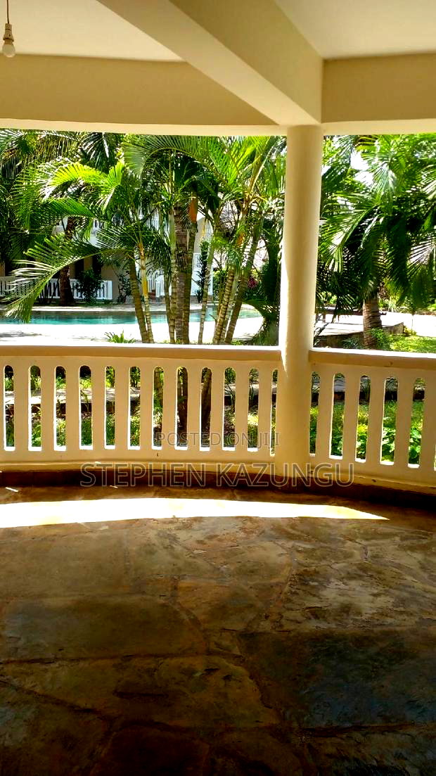 Furnished 3bdrm House in Golf &amp; Living, Ukunda for rent