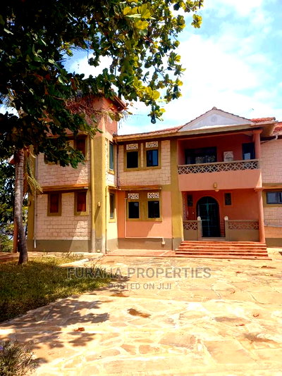 4bdrm Mansion in Kikambala for sale - Image 9