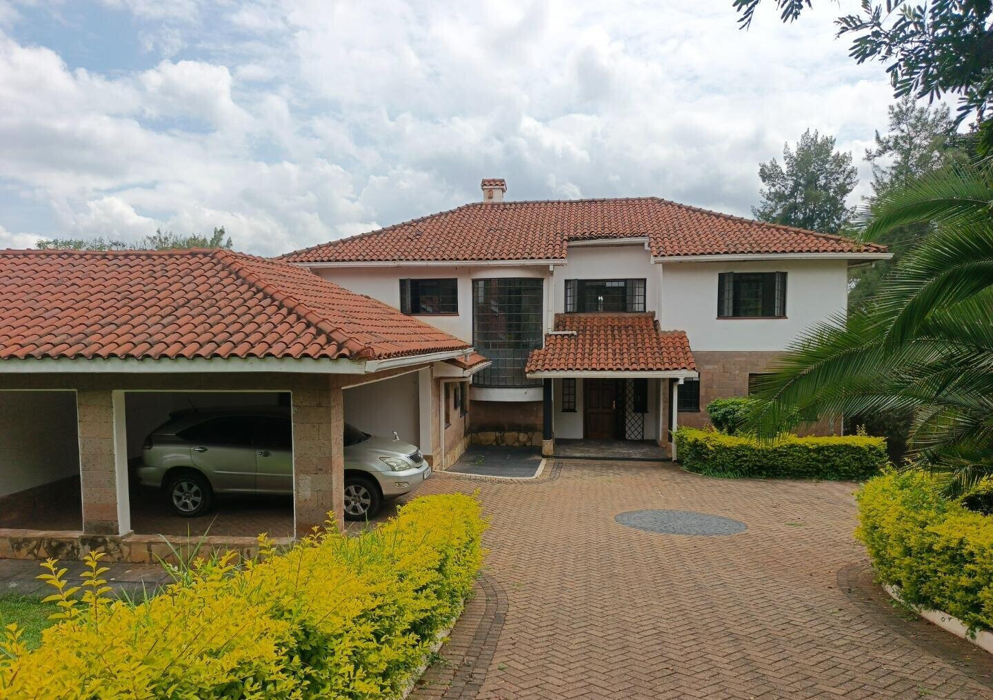 5BR All-Ensuite Townhouse with Private Garden - Runda