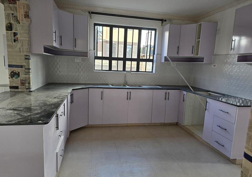 4BR All-Ensuite Maisonette with DSQ & 3 Balconies - Rimpa, Rongai