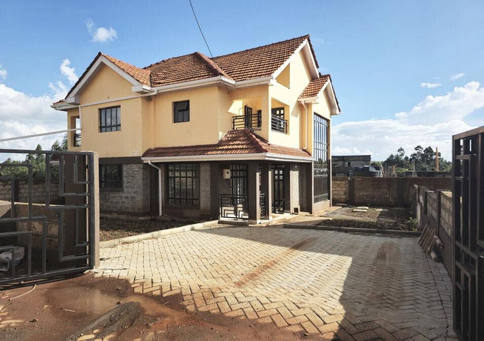 4BR All-Ensuite Maisonette with DSQ & 3 Balconies - Rimpa, Rongai