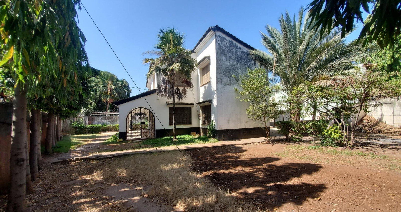 1/8-Acre 4BR Townhouse with Leasehold Title - Nyali
