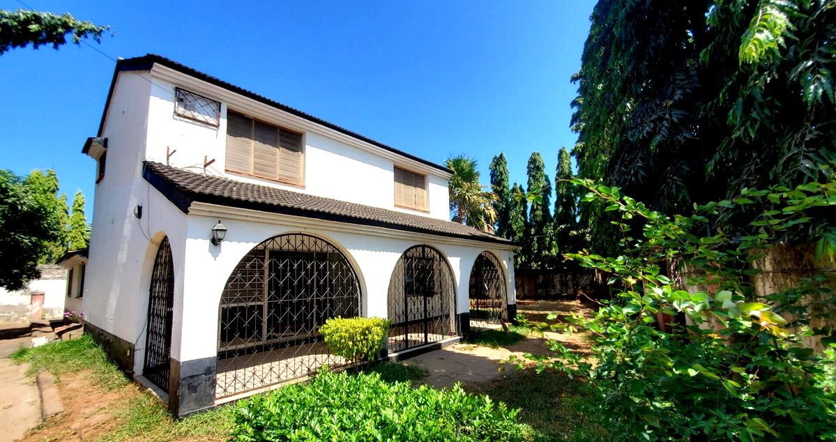 1/8-Acre 4BR Townhouse with Leasehold Title - Nyali