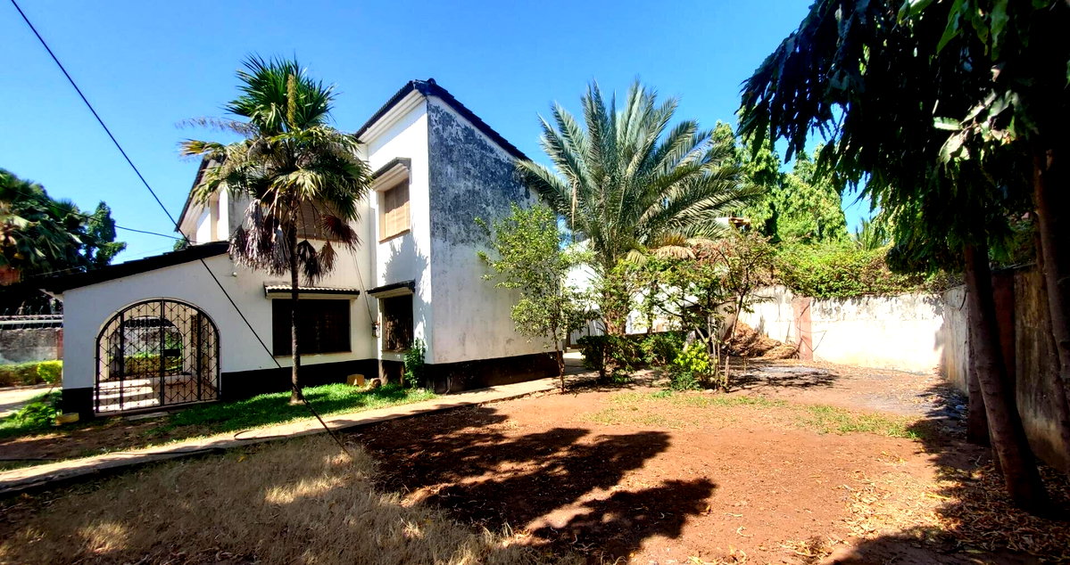 1/8-Acre 4BR Townhouse with Leasehold Title - Nyali