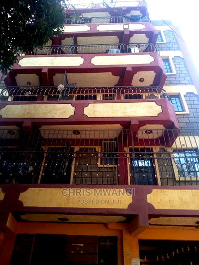 1bdrm Block of Flats in Hunters Estate for sale - Image 2