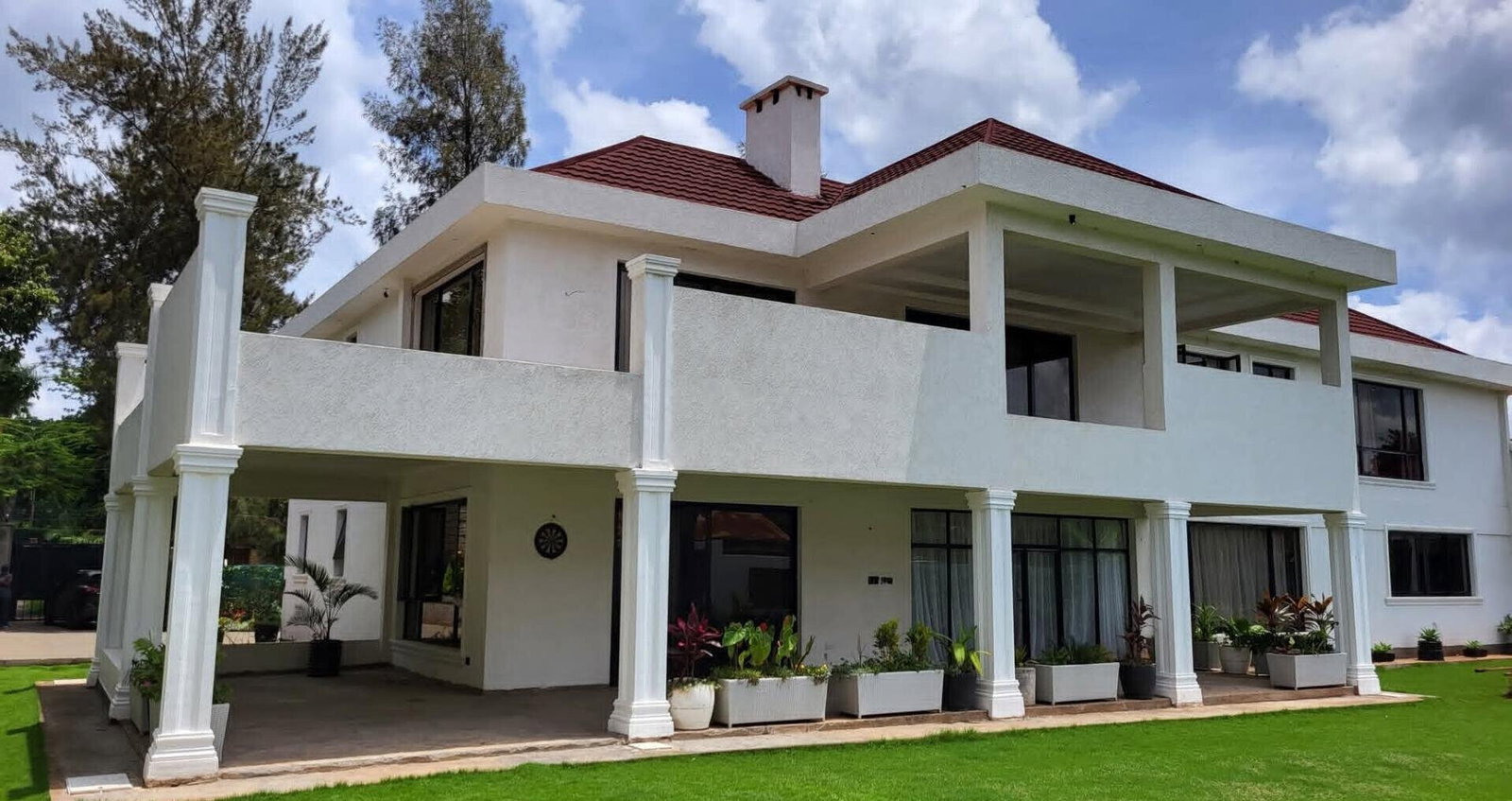 5BR Townhouse with DSQ, Gazebo & Fireplace - Runda Blue Zone