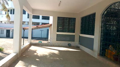 4bdrm Maisonette in Kizingo for sale - Image 12