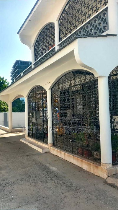 4bdrm Maisonette in Kizingo for sale - Image 3