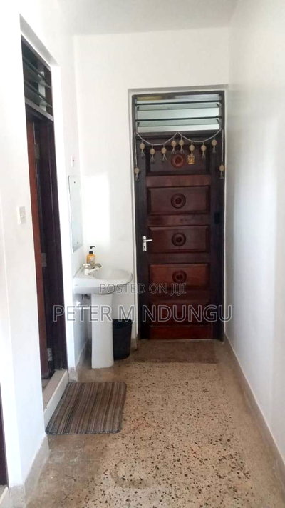 4bdrm Maisonette in Kizingo for sale - Image 5