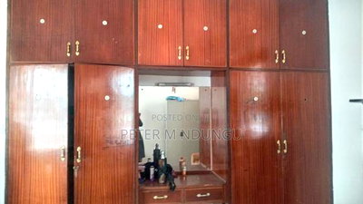 4bdrm Maisonette in Kizingo for sale - Image 8