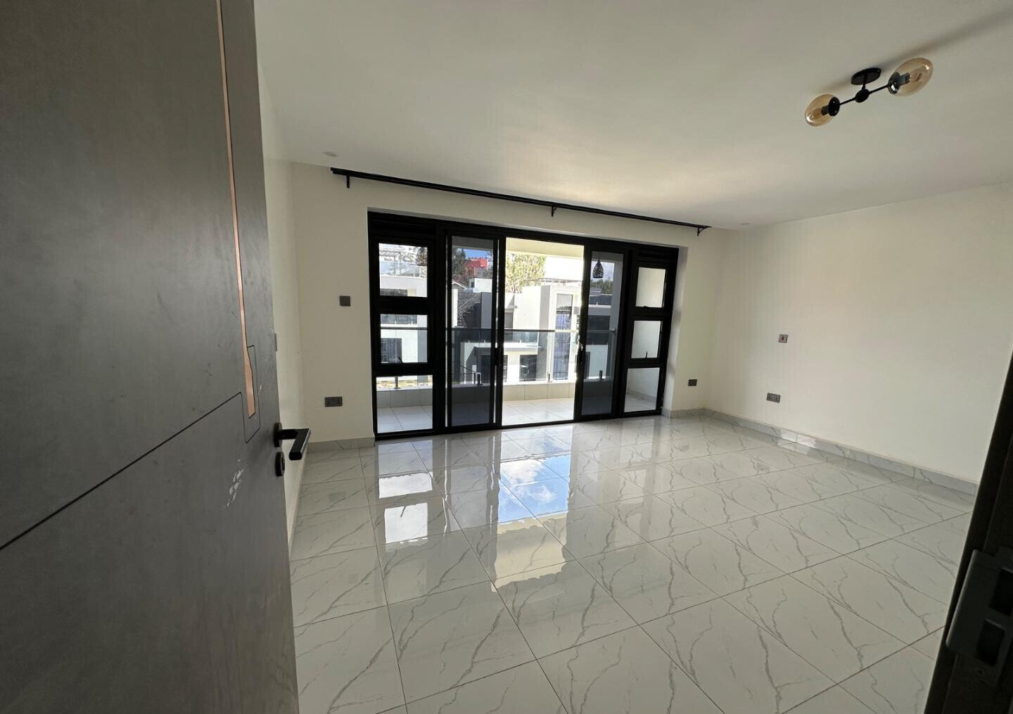 5BR All-Ensuite Villa with Rooftop Terrace - Kamakis, Ruiru