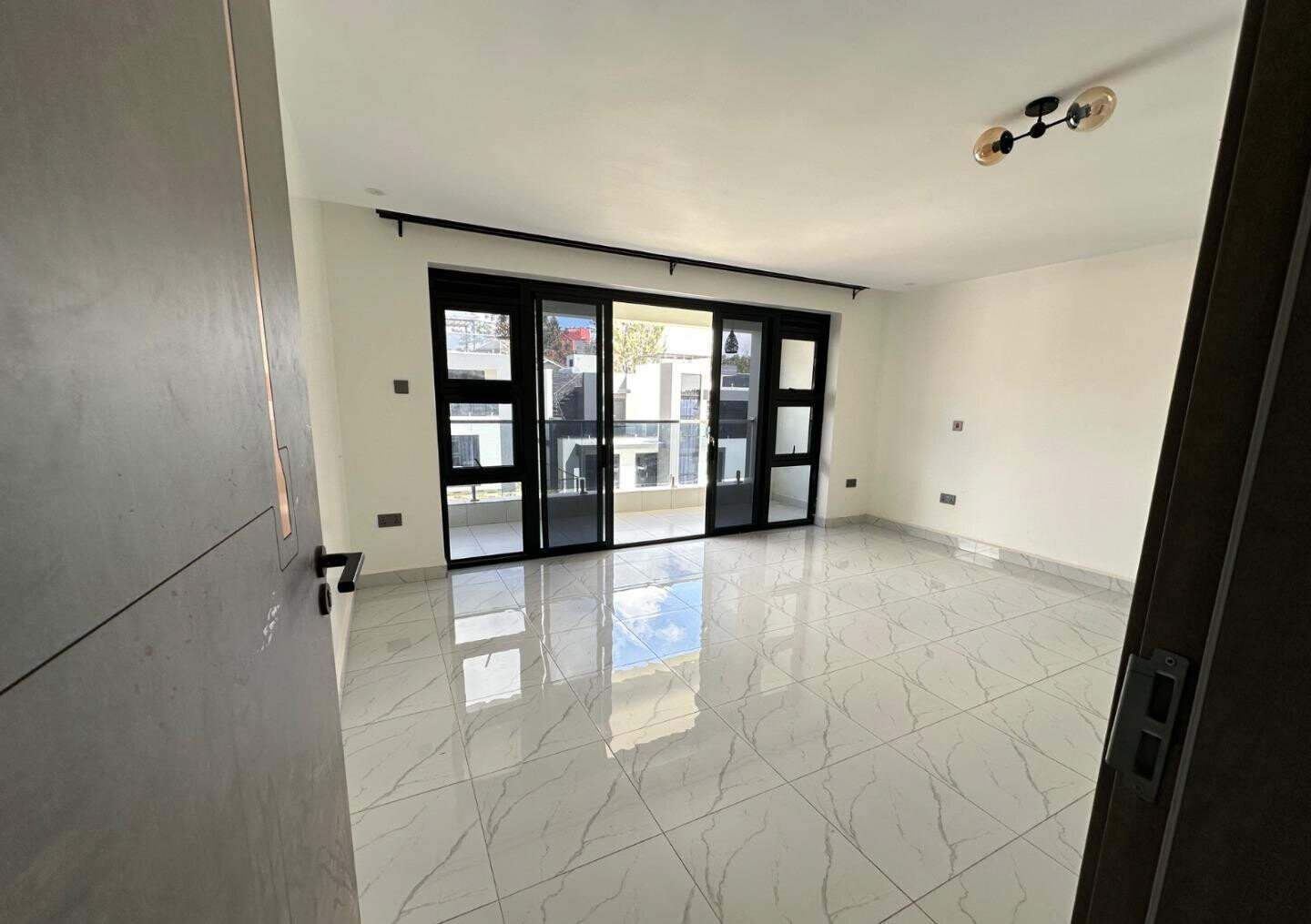 5BR All-Ensuite Villa with Rooftop Terrace - Kamakis, Ruiru