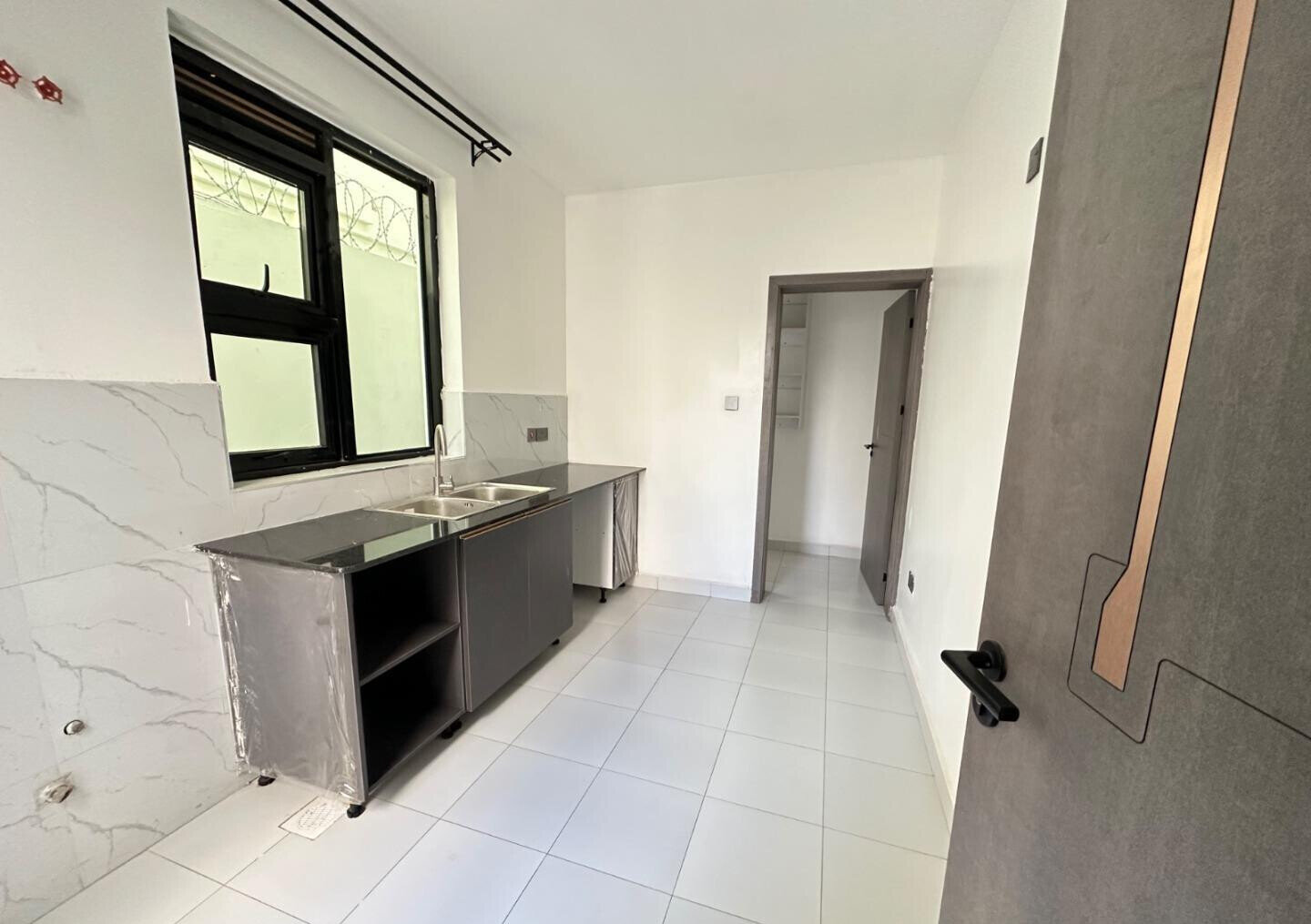 5BR All-Ensuite Villa with Rooftop Terrace - Kamakis, Ruiru