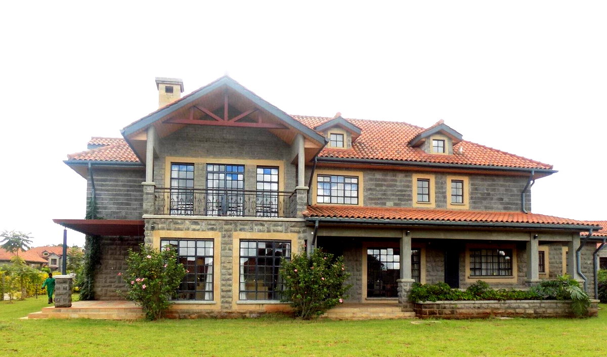 English Country Manor Townhouse with Clubhouse & Pool – Karen