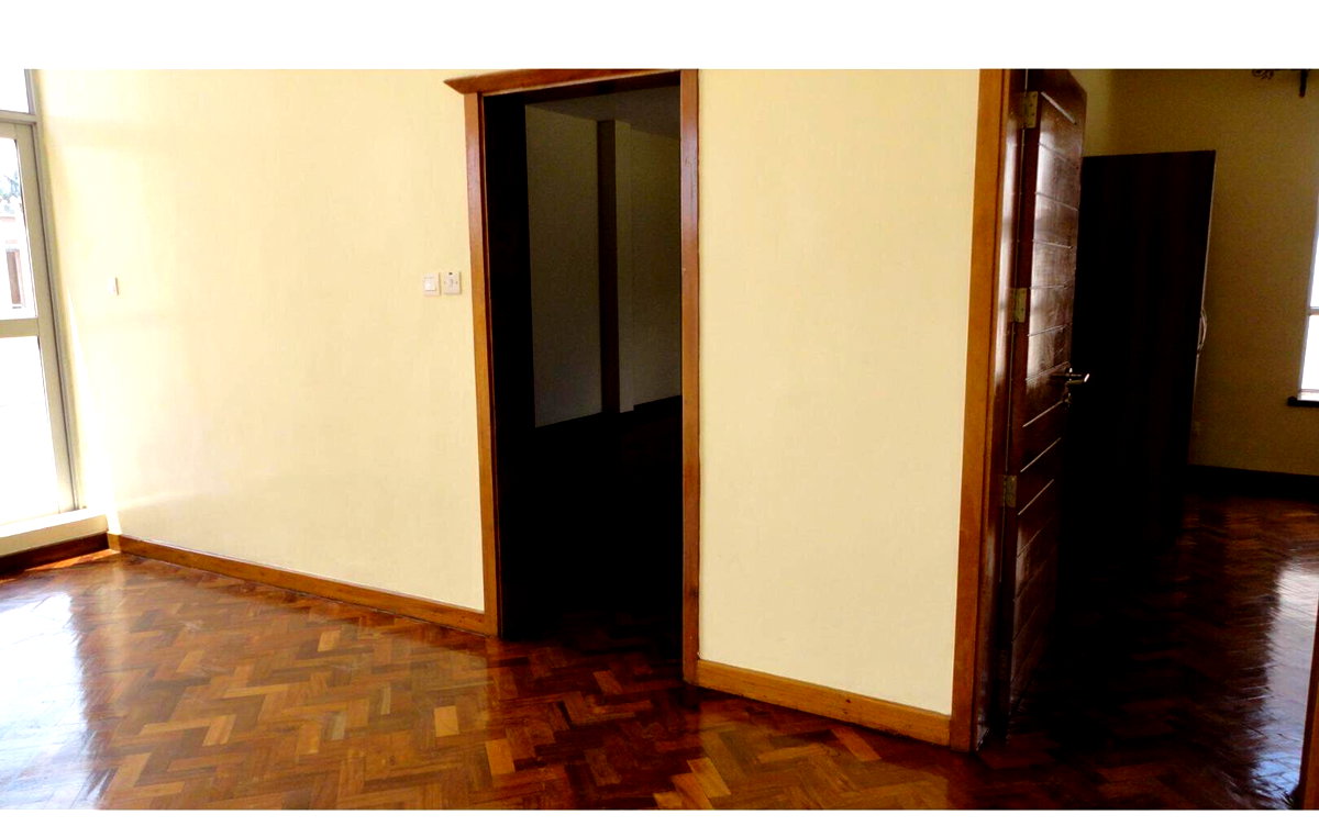 5-Ensuite Townhouse with Jacuzzi & Rooftop Terrace - Lavington