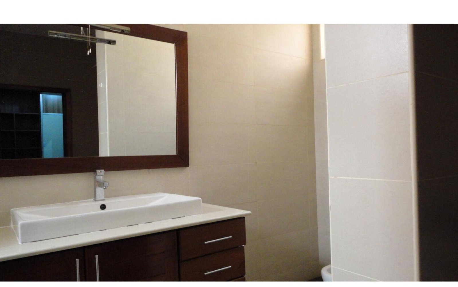 5-Ensuite Townhouse with Jacuzzi & Rooftop Terrace - Lavington