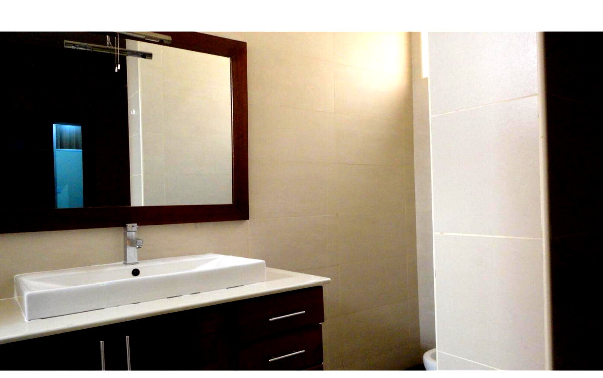 5-Ensuite Townhouse with Jacuzzi & Rooftop Terrace - Lavington