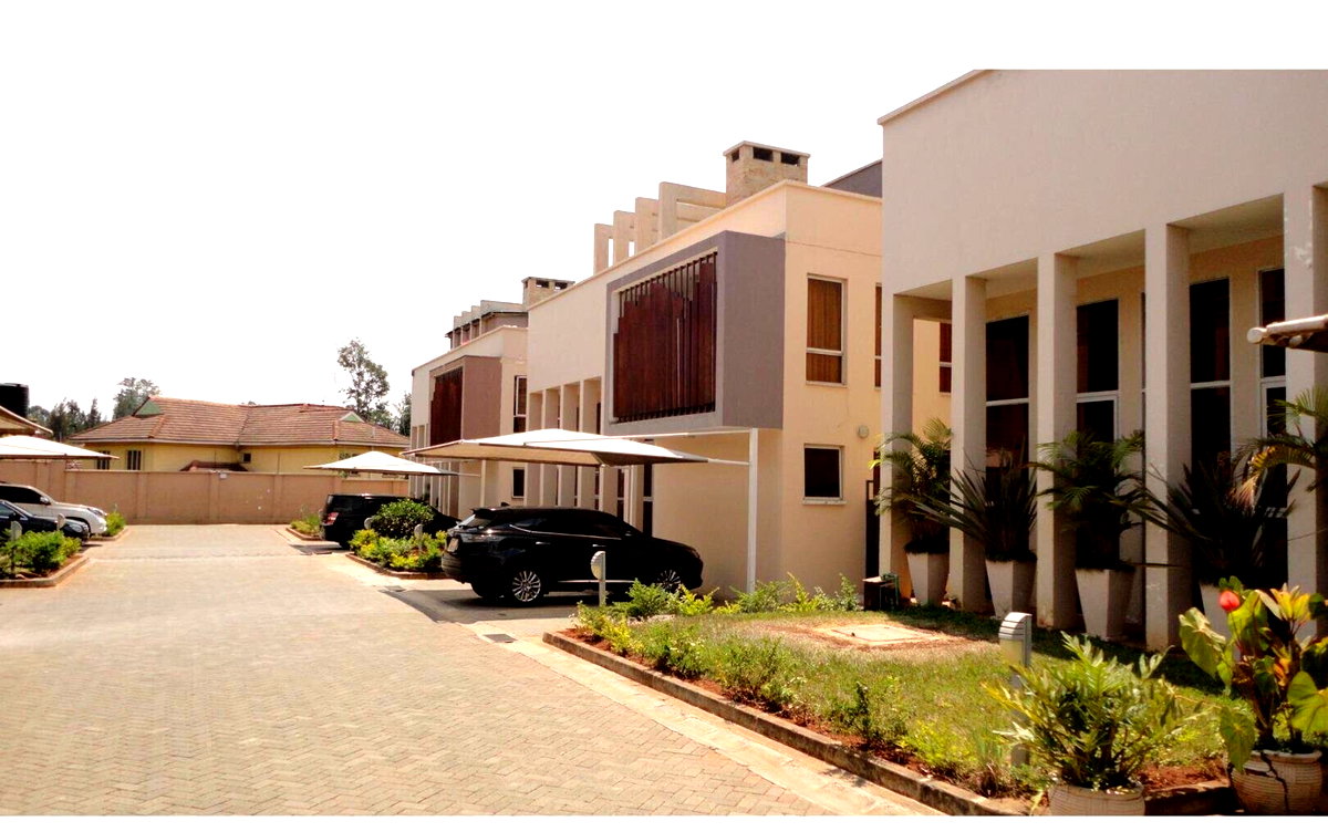 5-Ensuite Townhouse with Jacuzzi & Rooftop Terrace - Lavington