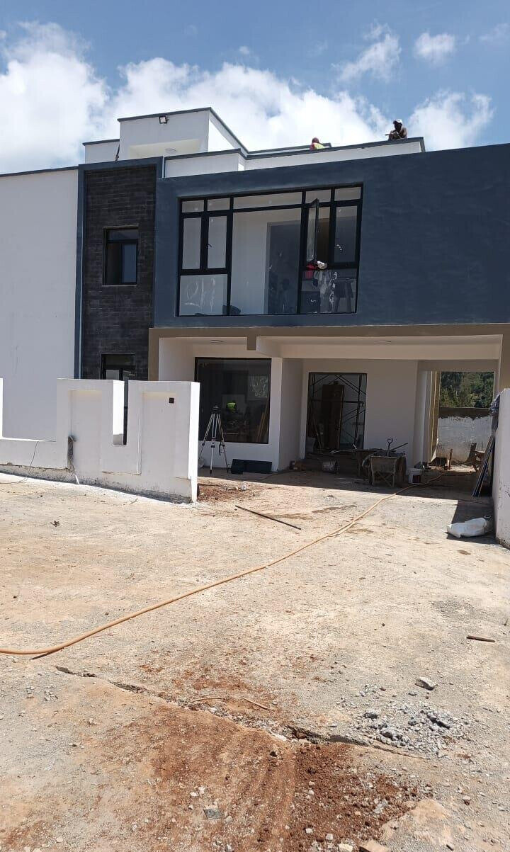 5BR All-Ensuite Townhouse with Study & Pool - Kamangu, Kikuyu