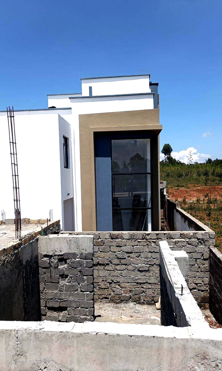 5BR All-Ensuite Townhouse with Study & Pool - Kamangu, Kikuyu