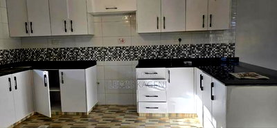 5bdrm Maisonette in Kamakis for rent - Image 7