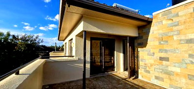 5bdrm Maisonette in Kamakis for rent - Image 9