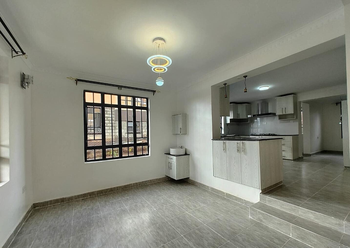 4BR Maisonette with Panoramic Balcony & Ready Title - Rimpa