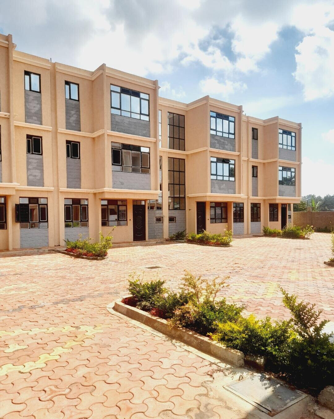 4BR All-Ensuite Townhouse with Solar Heating - Gikambura