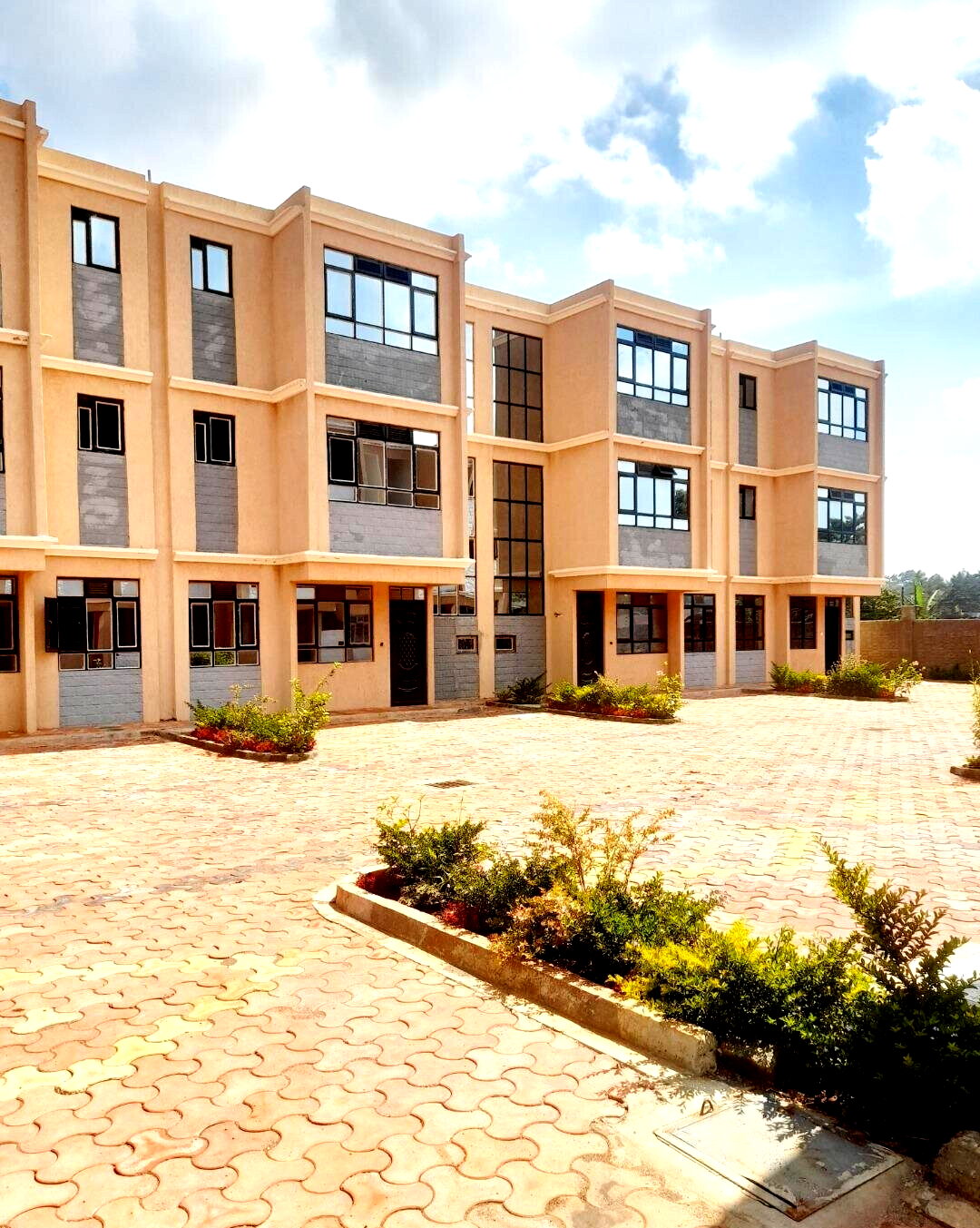 4BR All-Ensuite Townhouse with Solar Heating - Gikambura