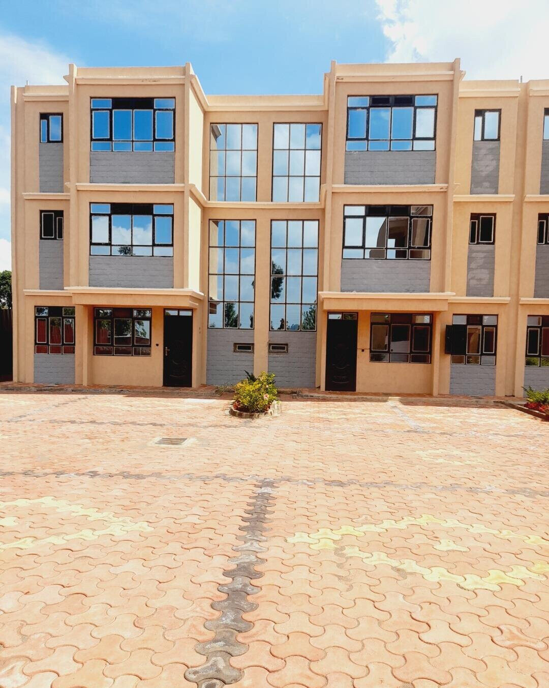4BR All-Ensuite Townhouse with Solar Heating - Gikambura