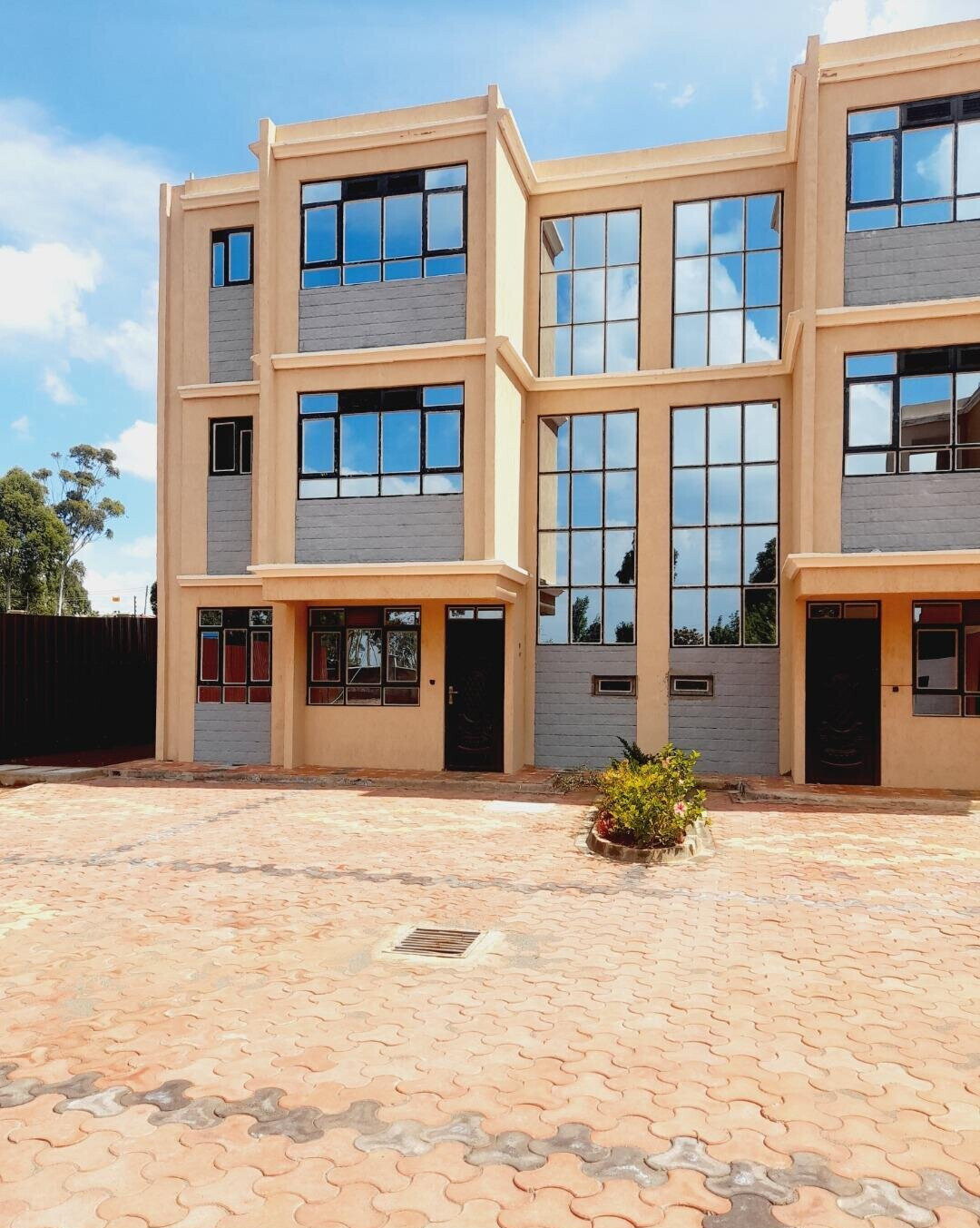 4BR All-Ensuite Townhouse with Solar Heating - Gikambura