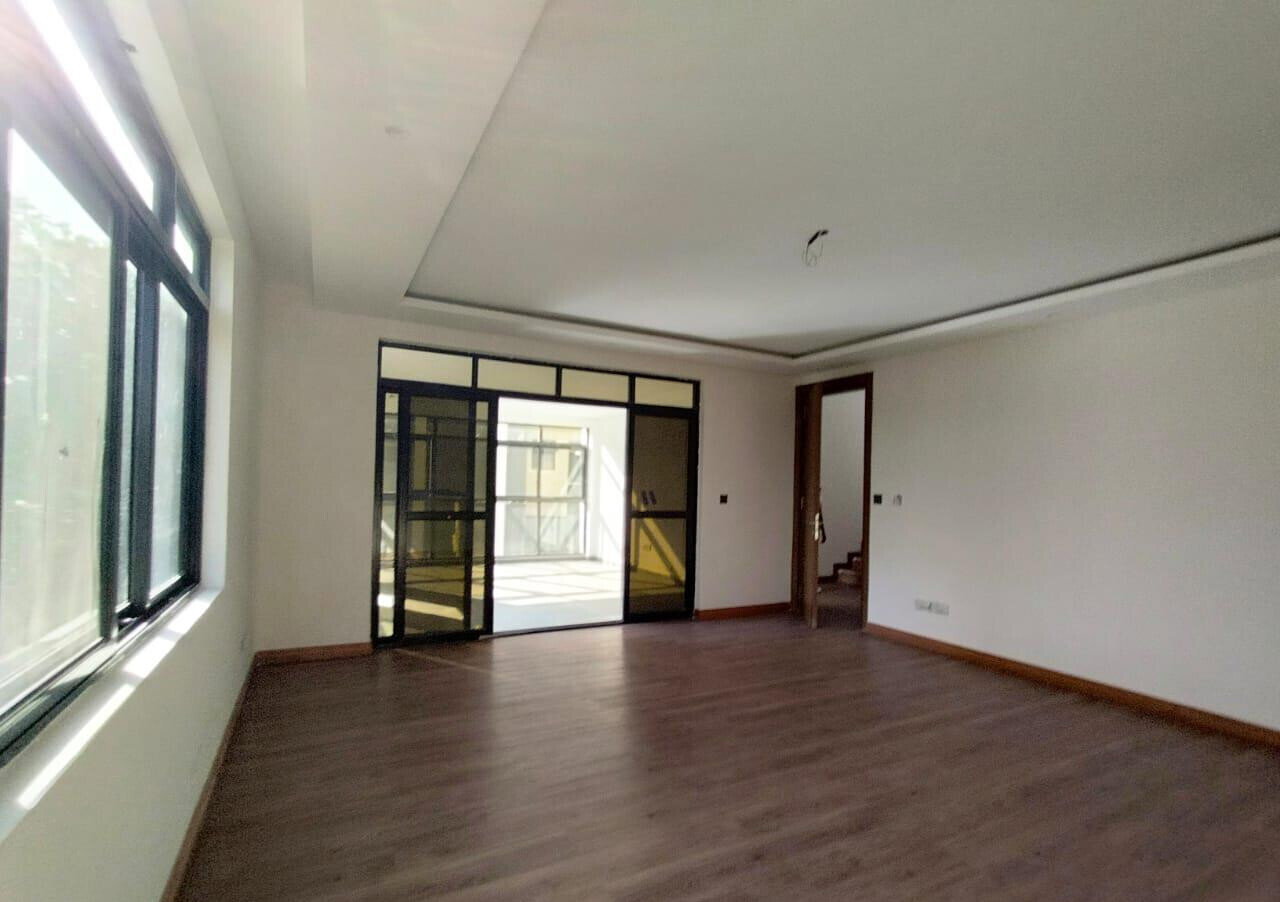 Elegant 5BR Villa with Fireplace & Generator - Lavington
