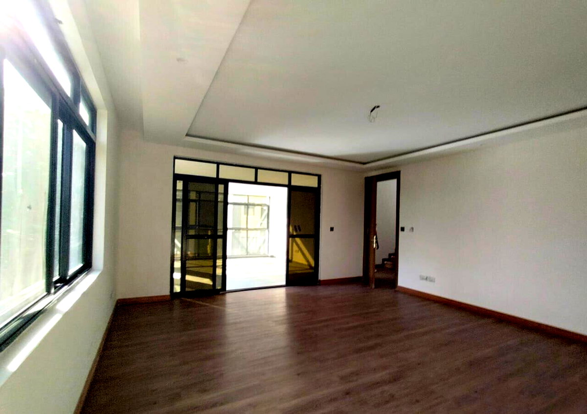 Elegant 5BR Villa with Fireplace & Generator - Lavington