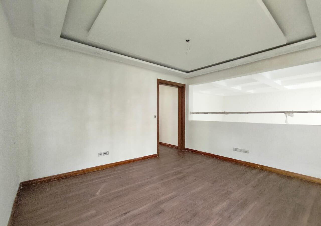 Elegant 5BR Villa with Fireplace & Generator - Lavington