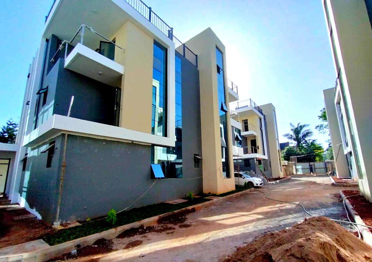 Elegant 5BR Villa with Fireplace & Generator - Lavington