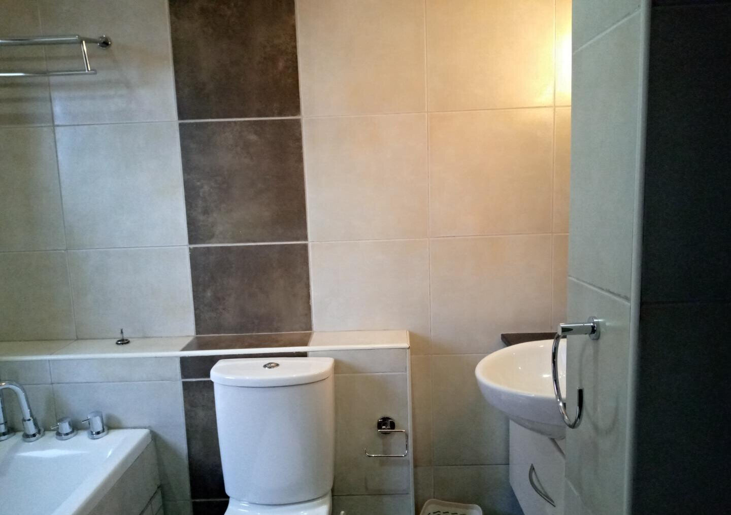3BR En-Suite Townhouse with Gym & Pool – Upperhill